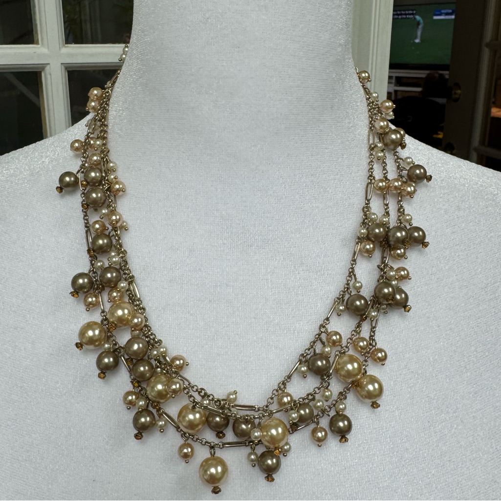 Talbots Champagne Statement Necklace 8$